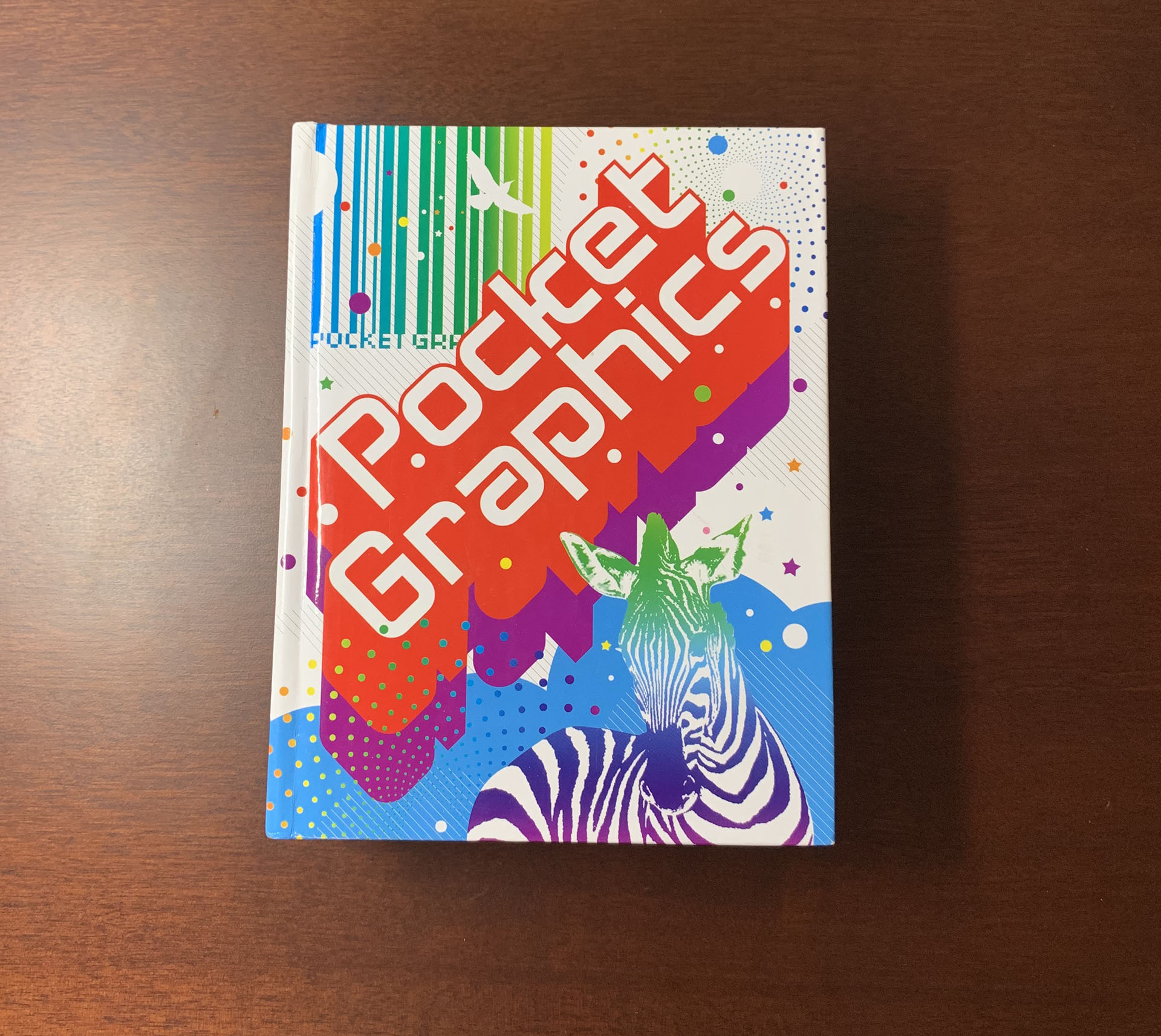【アートブックレビュー】Pocket Graphics 小さい本にデザインアイデアの宝庫